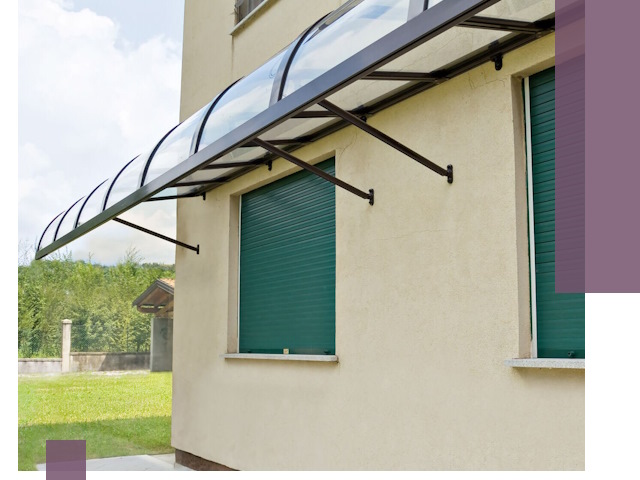 Козырьки над окнами в Барнауле — изготовление и монтаж по выгоде