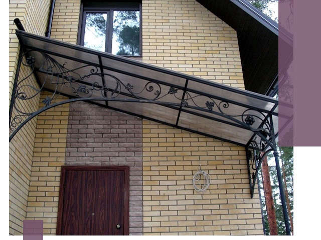 Односкатные козырьки из металла под ключ в Барнауле