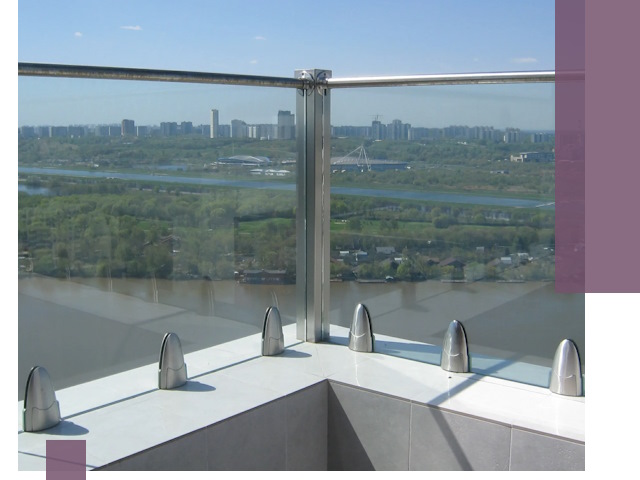 Стеклянные парапеты премиум класса в Барнауле для домов и бизнесов