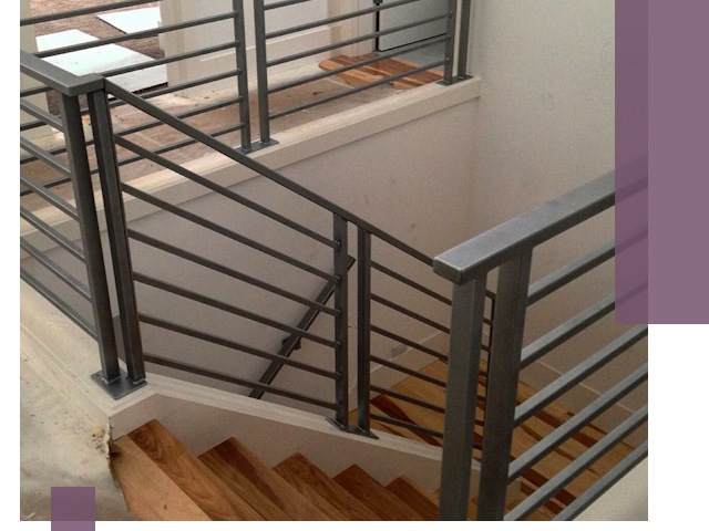 Изготовление поручней из металла и дерева в Барнауле